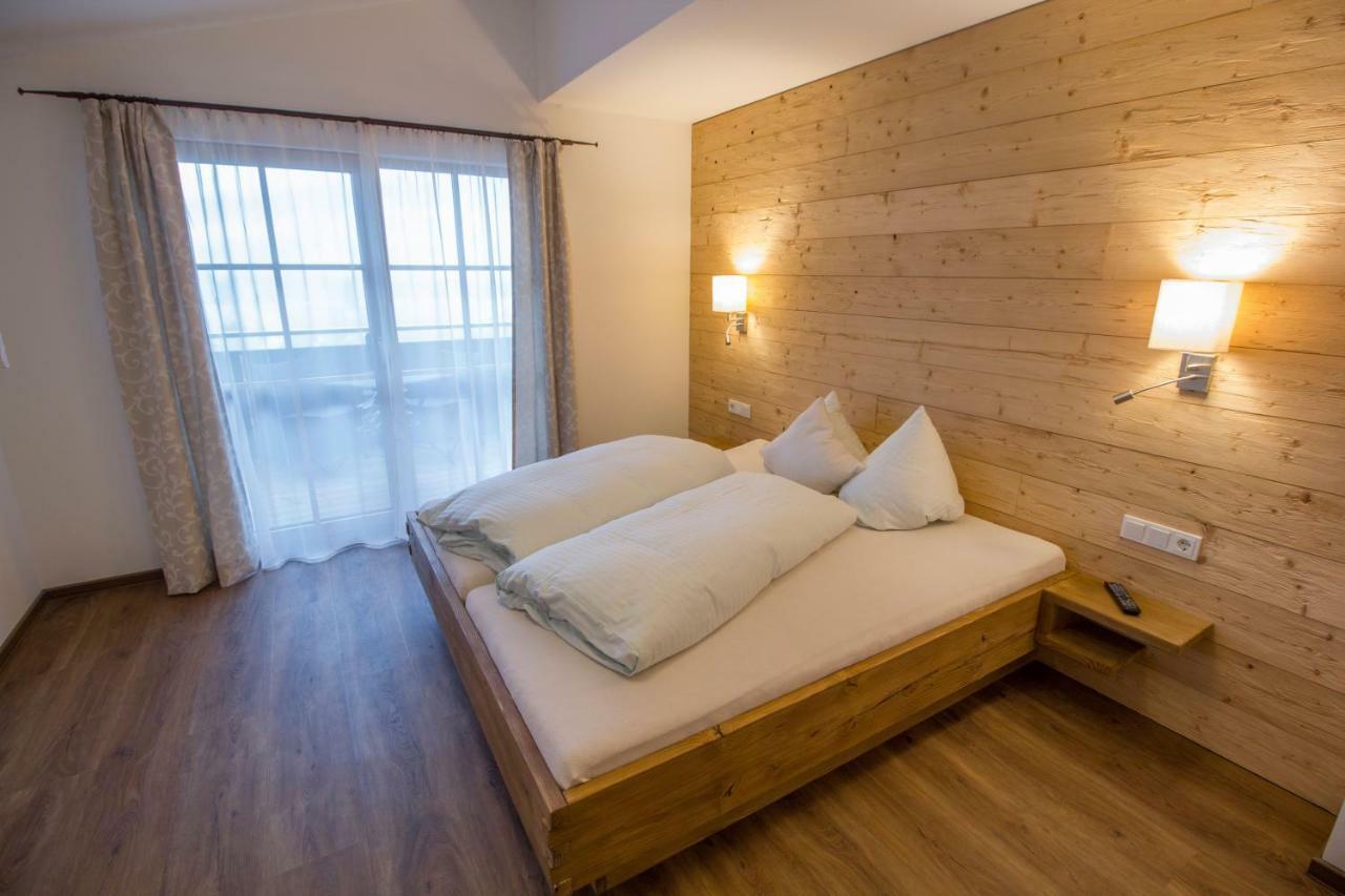 Pension Tannenhof ลีโอกัง ภายนอก รูปภาพ