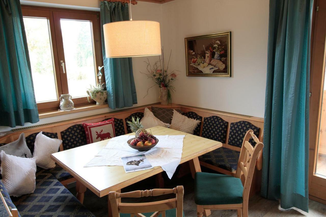 Pension Tannenhof ลีโอกัง ภายนอก รูปภาพ